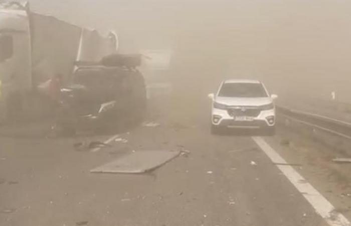 A sandstorm hit Slovakia, the highway was destroyed