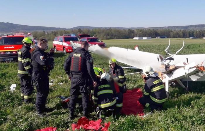 Plane crash, LZS helicopter lands on site
