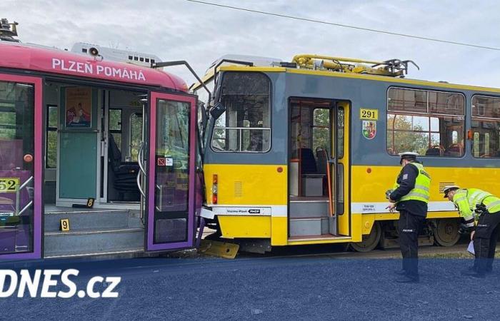 The driver of the back car is to blame for the tram collision due to a pinched hand, the inspectorate said