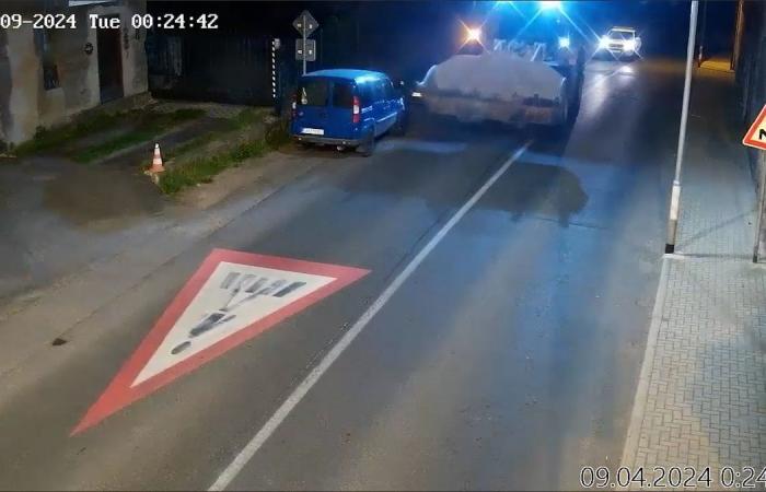 Policemen in Teplice chased a drunk digger driver through the night streets
