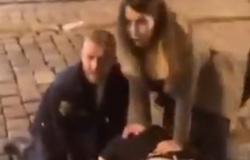 A drunk Prague policewoman will apparently not be punished for attacking girls on the street