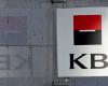 KB shareholders approved the payment of a dividend of 82.66 crowns per share