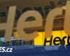 Shares of the Hertz car rental company fell to a record. Parting with Teslas is also to blame